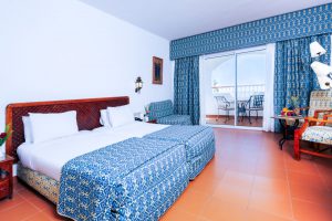 domina-coral-bay-hotel-sultan-pool-vintage-1-1000x667